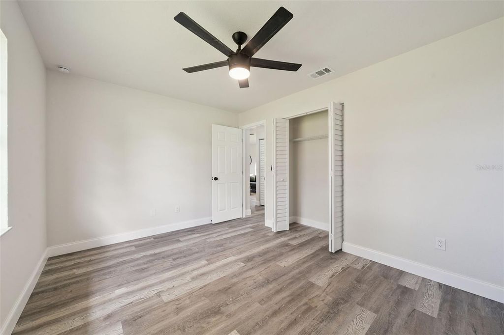 Image 27 of property listing at 664 25TH STREET SW, Vero Beach, FL 32962