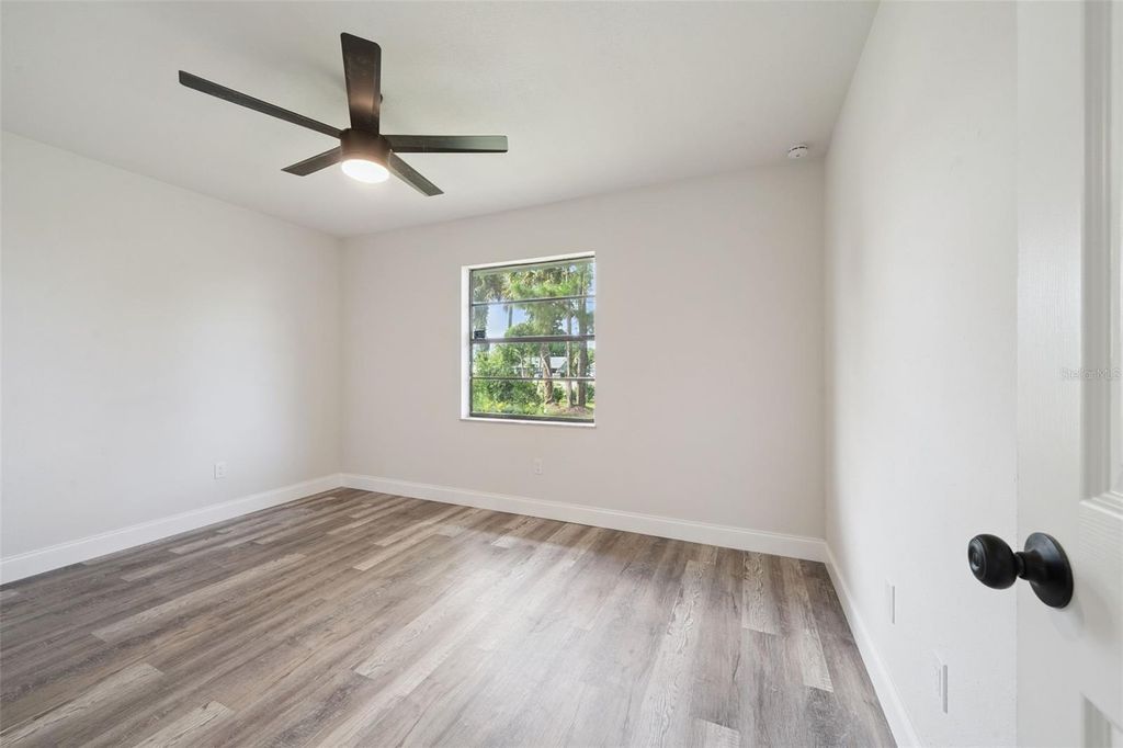 Image 30 of property listing at 664 25TH STREET SW, Vero Beach, FL 32962