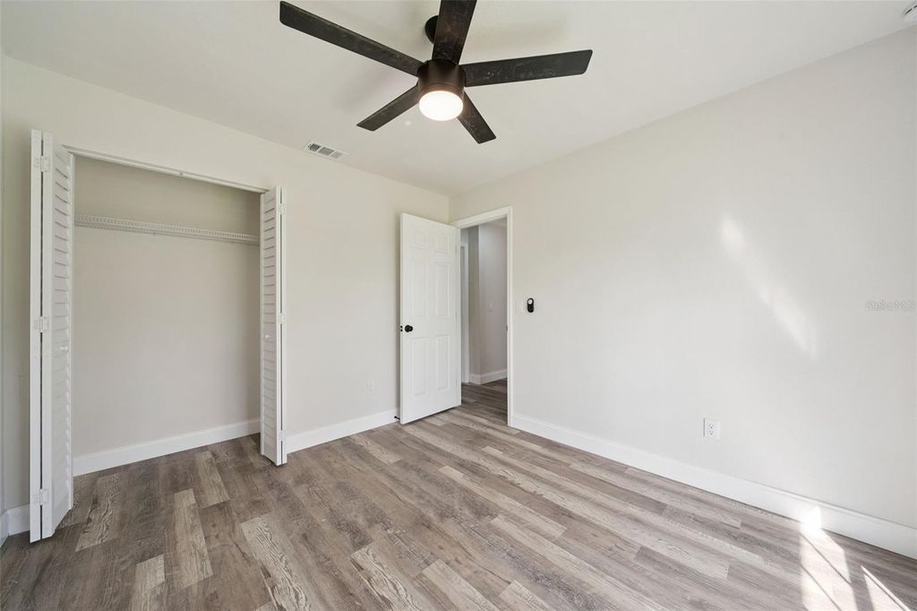 Image 32 of property listing at 664 25TH STREET SW, Vero Beach, FL 32962