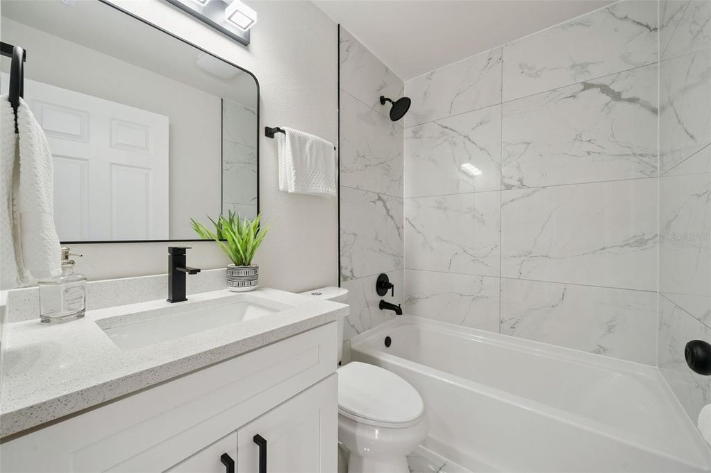 Image 33 of property listing at 664 25TH STREET SW, Vero Beach, FL 32962