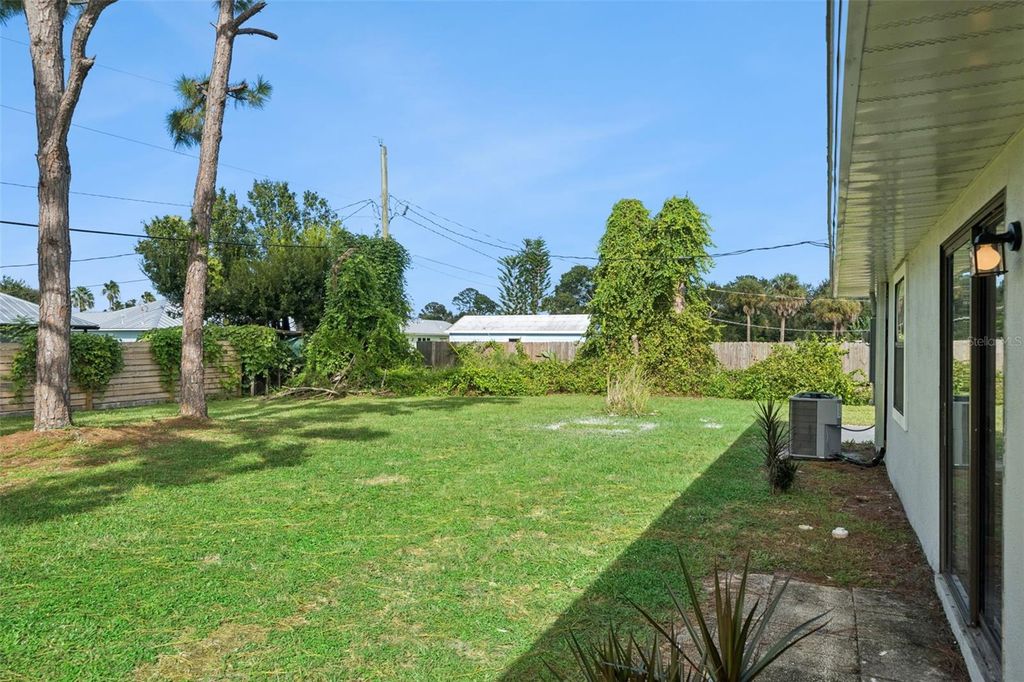 Image 34 of property listing at 664 25TH STREET SW, Vero Beach, FL 32962