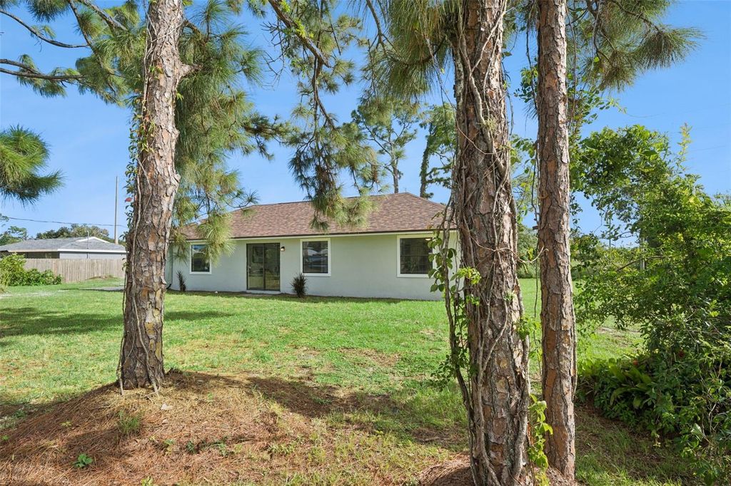 Image 35 of property listing at 664 25TH STREET SW, Vero Beach, FL 32962