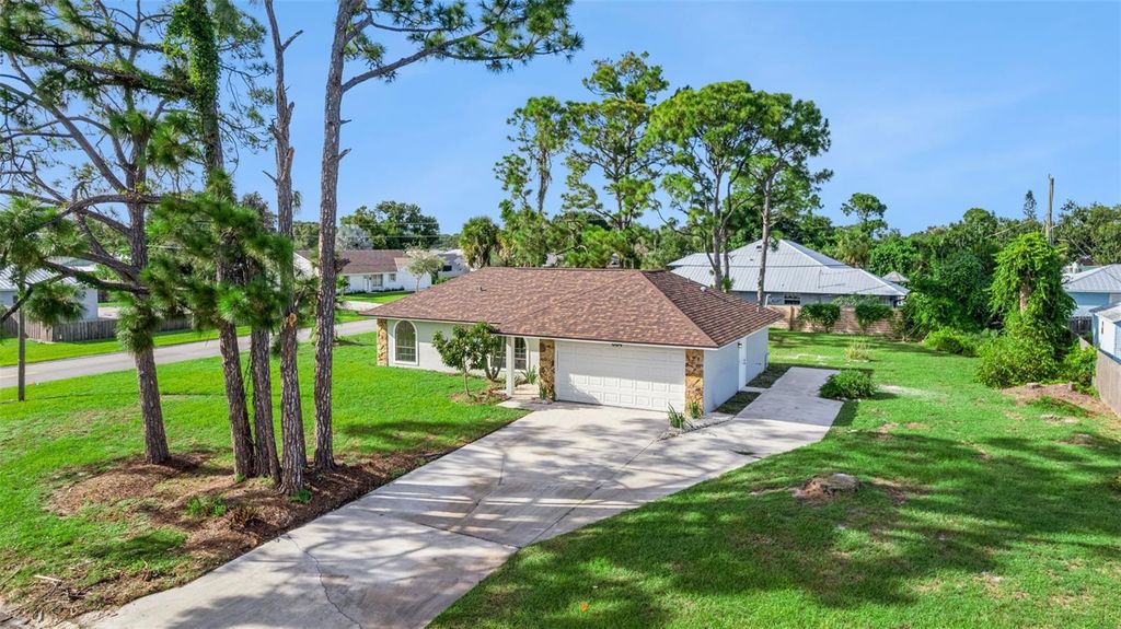 Image 38 of property listing at 664 25TH STREET SW, Vero Beach, FL 32962