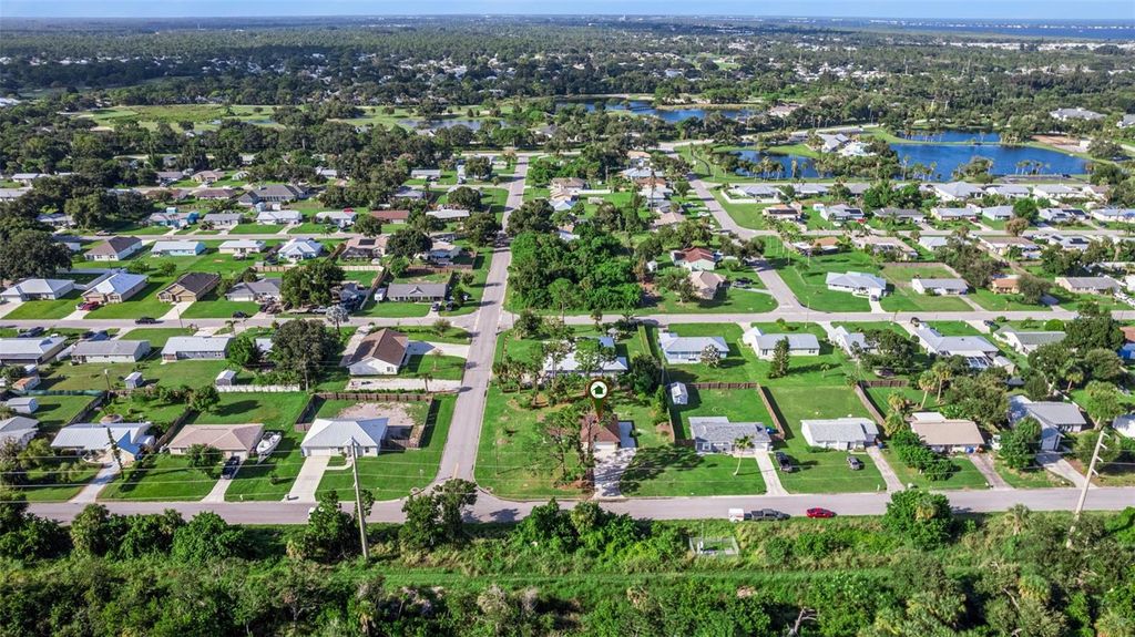 Image 43 of property listing at 664 25TH STREET SW, Vero Beach, FL 32962