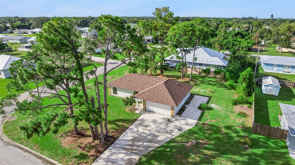 Image 45 of property listing at 664 25TH STREET SW, Vero Beach, FL 32962