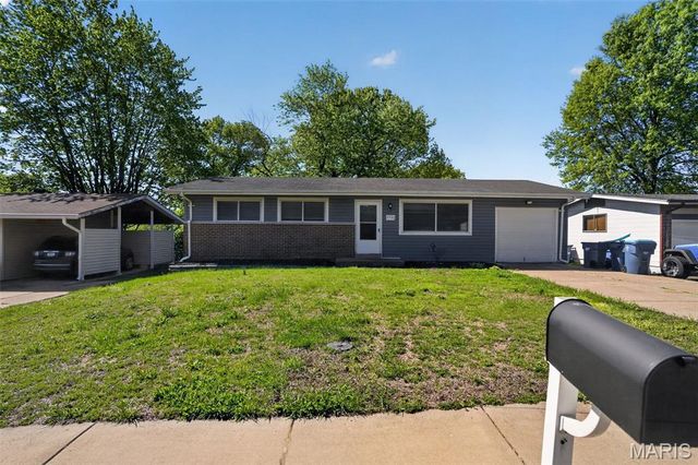1752 Hudson Road, St Louis, MO 63136