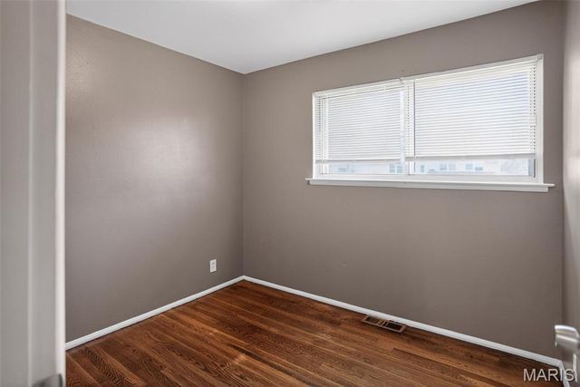 1752 Hudson Road, St Louis, MO 63136