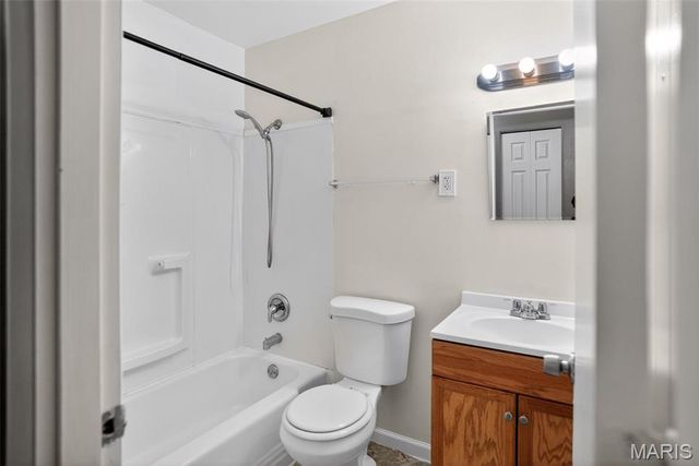 1752 Hudson Road, St Louis, MO 63136
