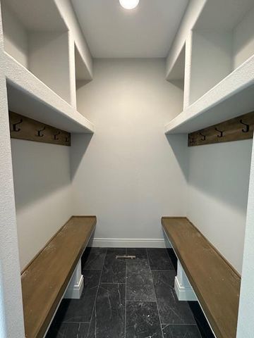 1344 Mohican TRAIL, Waukesha, WI 53189