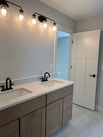 1344 Mohican TRAIL, Waukesha, WI 53189