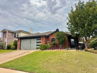 5213 Prestwick Drive, Fort Worth, TX 76135