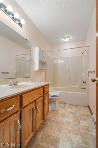 589 Forest Creek Drive, Wooster, OH 44691