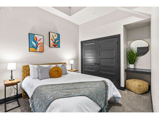 1460 WILLAMETTE St, Eugene, OR 97401