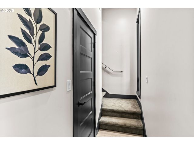 1460 WILLAMETTE St, Eugene, OR 97401