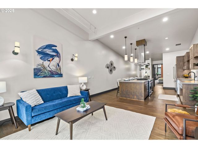 1460 WILLAMETTE St, Eugene, OR 97401