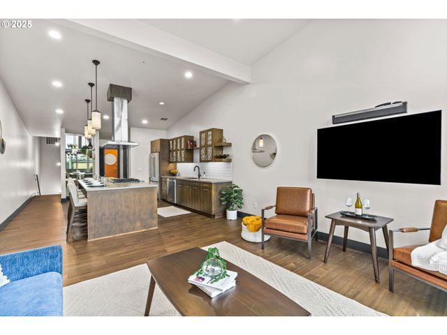 1460 WILLAMETTE St, Eugene, OR 97401