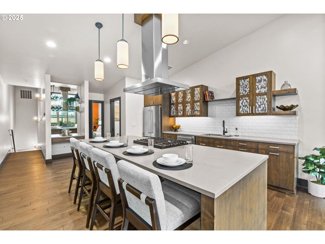 1460 WILLAMETTE St, Eugene, OR 97401