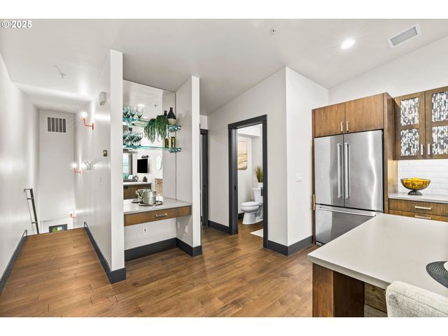 1460 WILLAMETTE St, Eugene, OR 97401