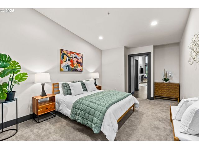 1460 WILLAMETTE St, Eugene, OR 97401