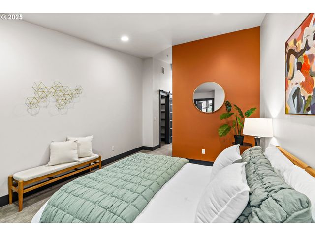 1460 WILLAMETTE St, Eugene, OR 97401