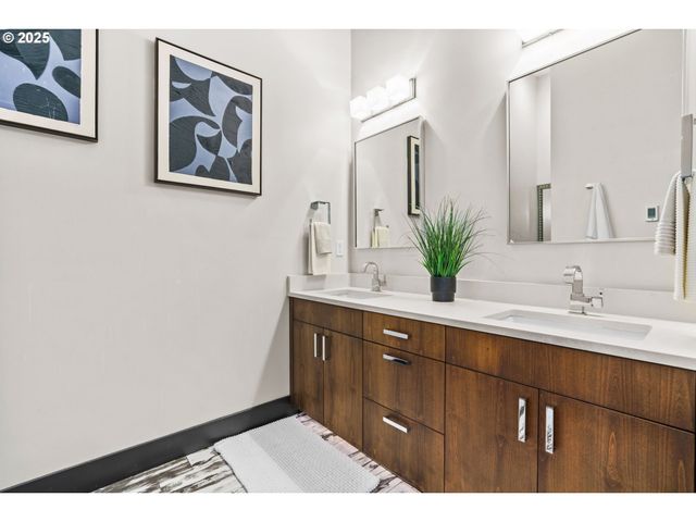 1460 WILLAMETTE St, Eugene, OR 97401