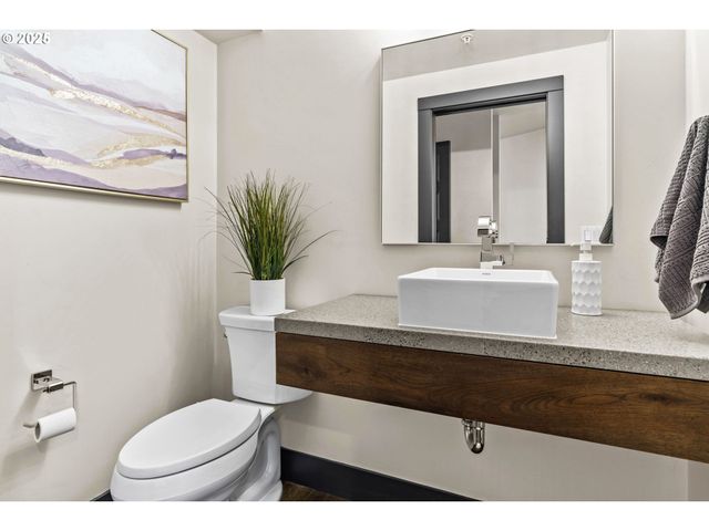 1460 WILLAMETTE St, Eugene, OR 97401