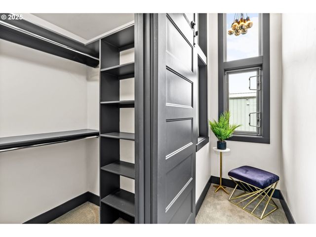 1460 WILLAMETTE St, Eugene, OR 97401