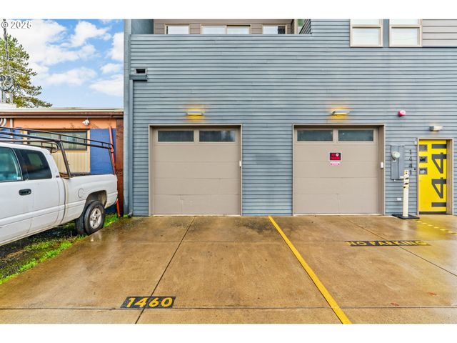 1460 WILLAMETTE St, Eugene, OR 97401