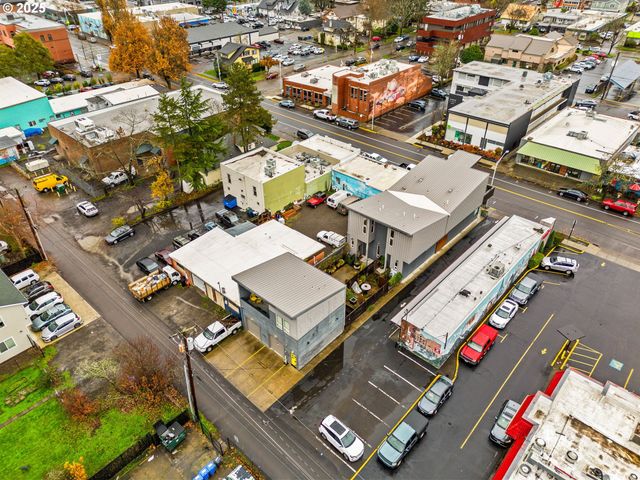 1460 WILLAMETTE St, Eugene, OR 97401