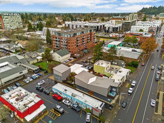 1460 WILLAMETTE St, Eugene, OR 97401