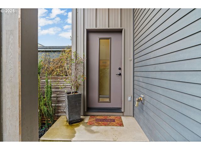 1460 WILLAMETTE St, Eugene, OR 97401