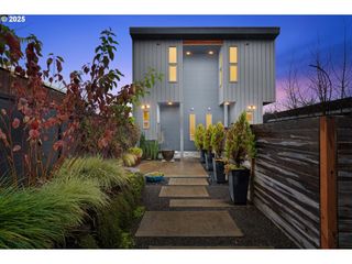 1460 WILLAMETTE St, Eugene, OR 97401