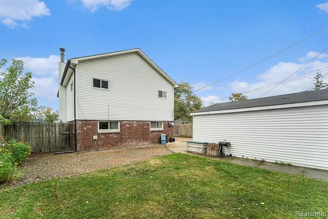 26561 Barnes Street, Roseville, MI 48066