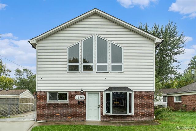 26561 Barnes Street, Roseville, MI 48066