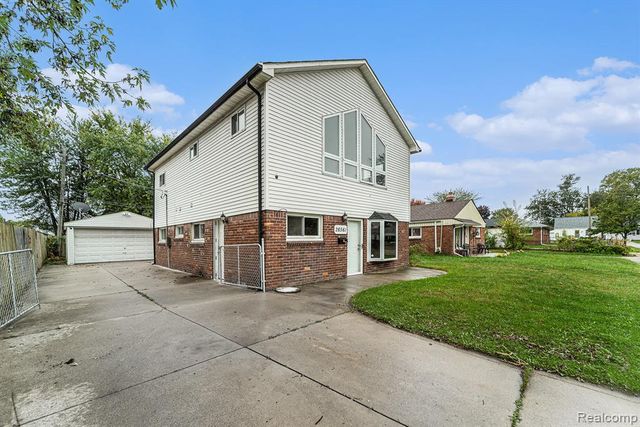 26561 Barnes Street, Roseville, MI 48066