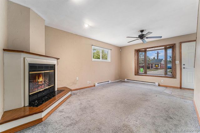 26561 Barnes Street, Roseville, MI 48066