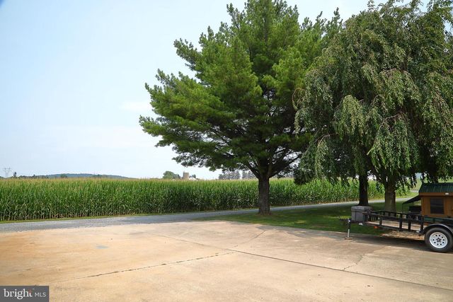 62 STEVENS RD, Stevens, PA 17578
