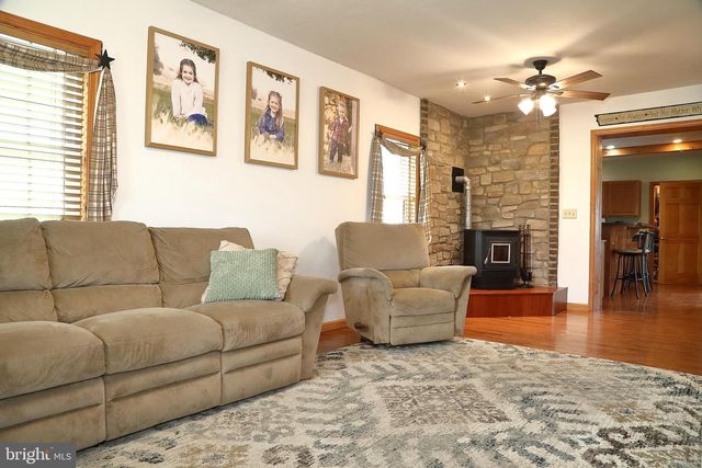62 STEVENS RD, Stevens, PA 17578