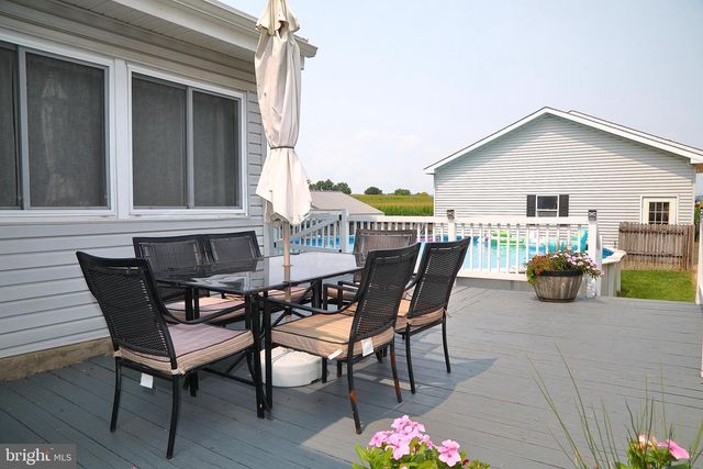 62 STEVENS RD, Stevens, PA 17578