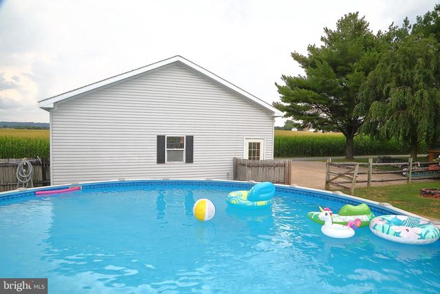 62 STEVENS RD, Stevens, PA 17578