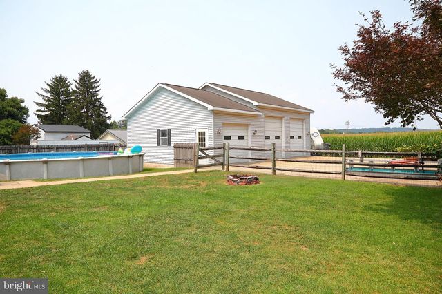 62 STEVENS RD, Stevens, PA 17578