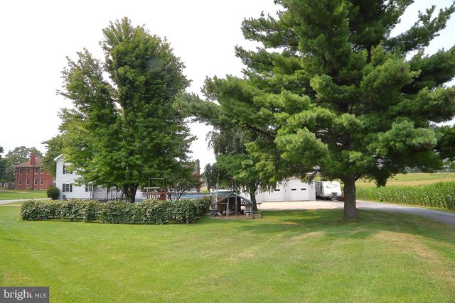 62 STEVENS RD, Stevens, PA 17578