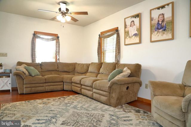 62 STEVENS RD, Stevens, PA 17578