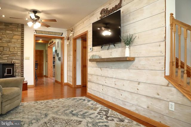 62 STEVENS RD, Stevens, PA 17578