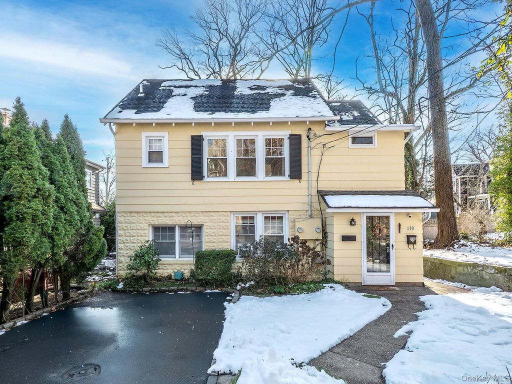 133 16th Avenue, Sea Cliff, NY 11579