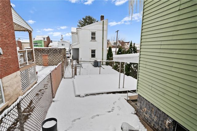 353 Cedarville St, Bloomfield, PA 15224