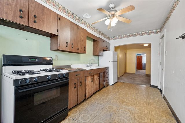 353 Cedarville St, Bloomfield, PA 15224