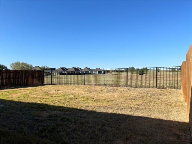 118 Isaac Millsaps TRL, Bastrop, TX 78602