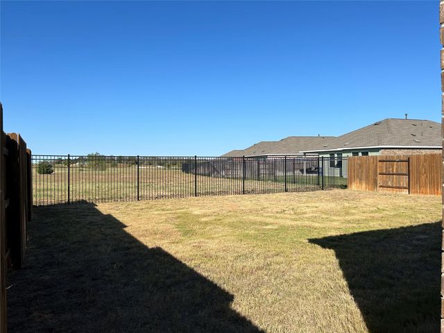 118 Isaac Millsaps TRL, Bastrop, TX 78602
