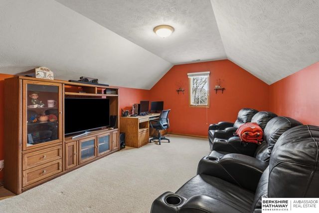 2106 S 185th Street, Omaha, NE 68130